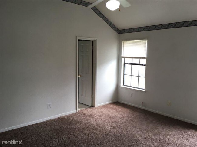 Building Photo - 3815 Sawtooth Drive