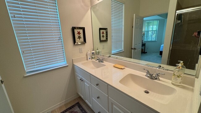 Building Photo - Turnkey Furnished Short Term Rental Availa...