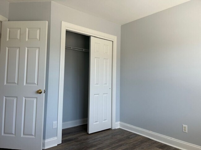 Building Photo - 268 Ceasar Pl