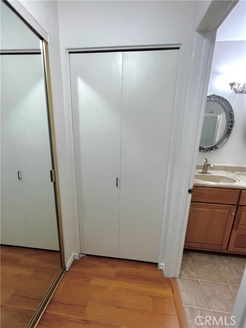 Building Photo - 540 Fairview Ave