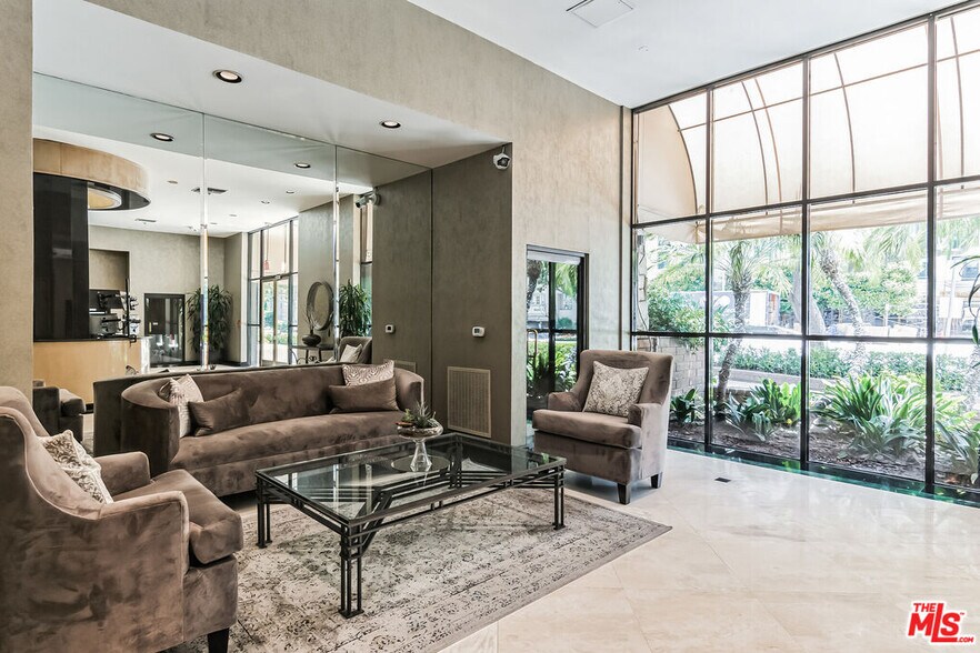 Building Photo - 10535 Wilshire Blvd