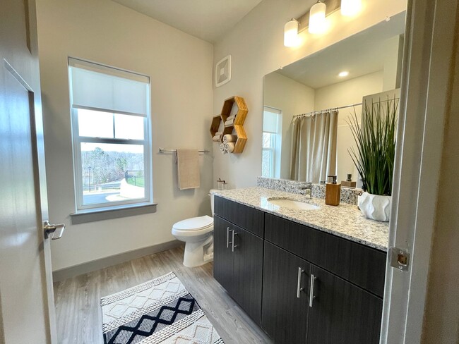 Building Photo - Emilia | 1 Bed 1 Bath | 647 sf