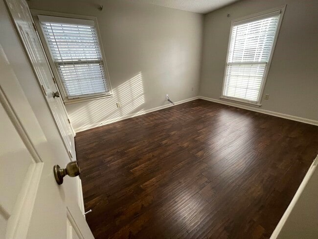 Building Photo - 2420 Stratfield Dr