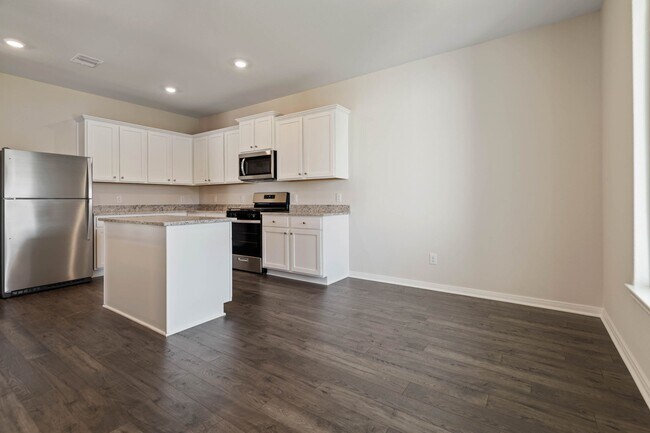 Building Photo - 16457 Blossom Grv Dr