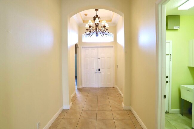 Building Photo - 7458 Via Luria