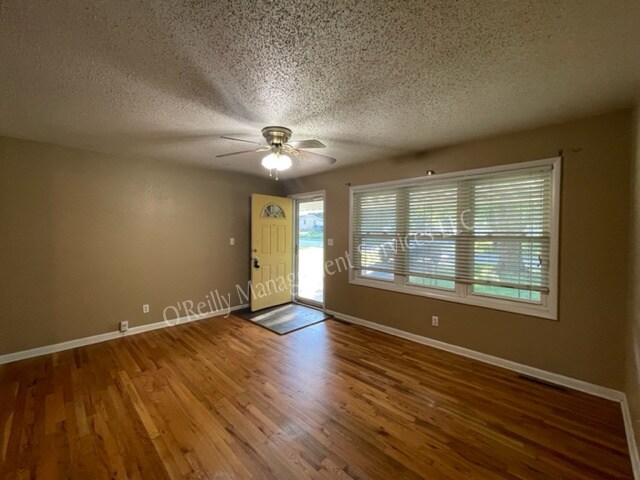 Building Photo - 3255 S Parkview Ave