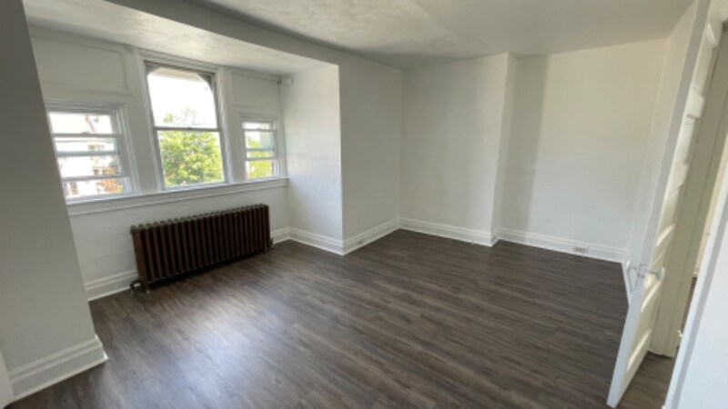 Building Photo - 2404 Charcot St