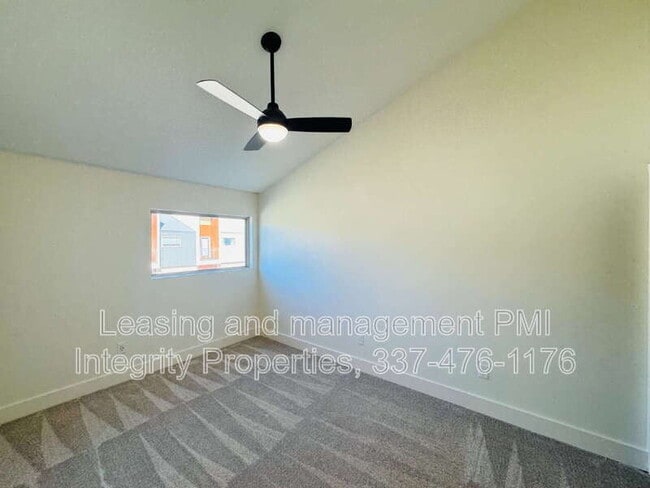 Building Photo - 113 Bayou St