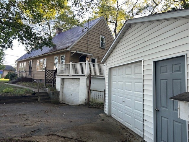 Building Photo - 105 N Delavan St