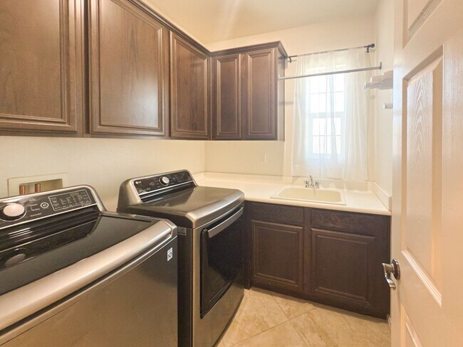 Building Photo - ~Temecula's Wolf Creek Community~ Beautifu...