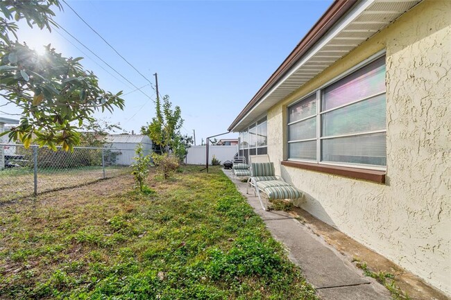 Building Photo - 3800 Sablewood Dr