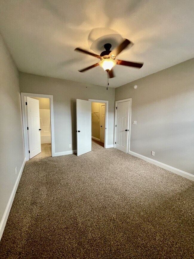 Building Photo - 100 Portico Street