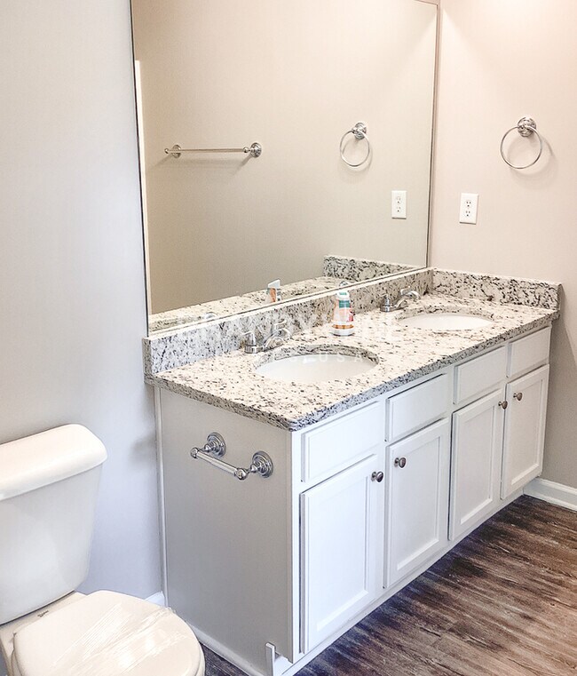 Building Photo - One month  FREE RENT!!!