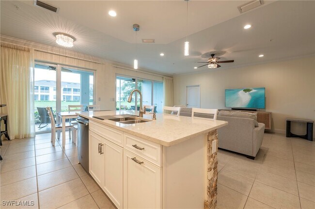 Building Photo - 6954 Avalon Cir