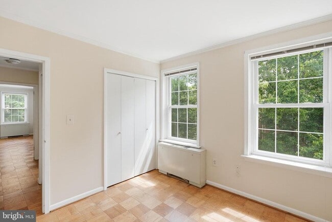 Building Photo - 3535 Chevy Chase Lake Dr