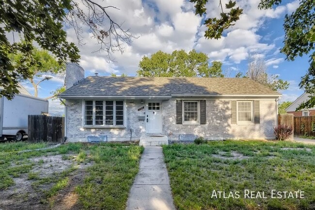 Building Photo - 1722 Tesla Dr