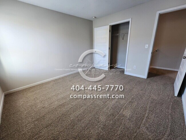 Building Photo - 206 Lyndon Wy NW