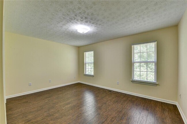 Building Photo - 3380 McClure Woods Dr