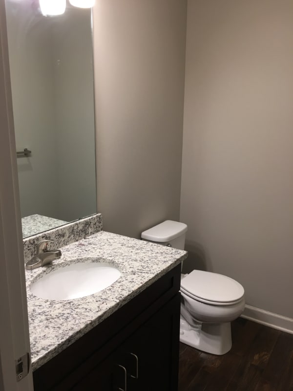 Building Photo - 15828 Valley View Dr
