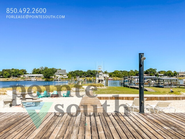 Building Photo - 13948 River Rd