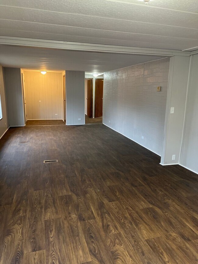Building Photo - 1208 Oak St