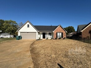 Building Photo - 316 Sparky Cove