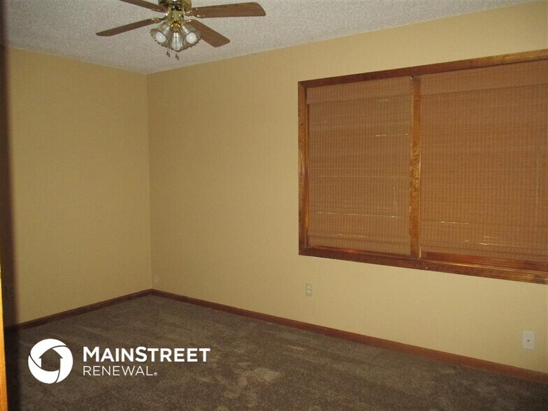 Building Photo - 8035 N Brooklyn Ave