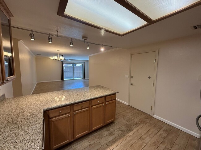 Building Photo - Single story 3 bedroom with attached Garage!