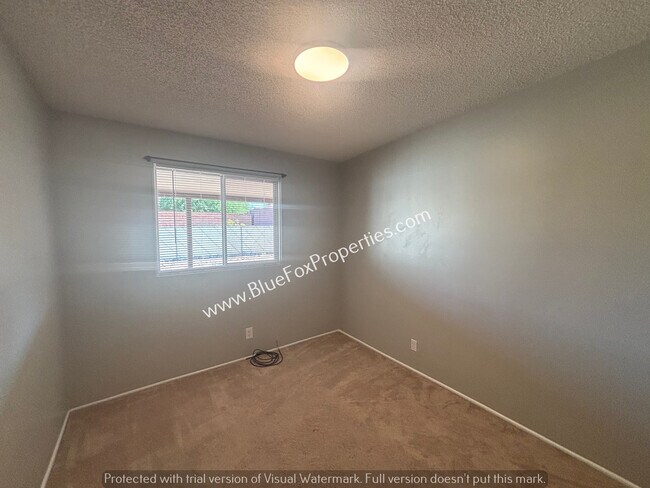 Building Photo - 3202 W Calle Fresa