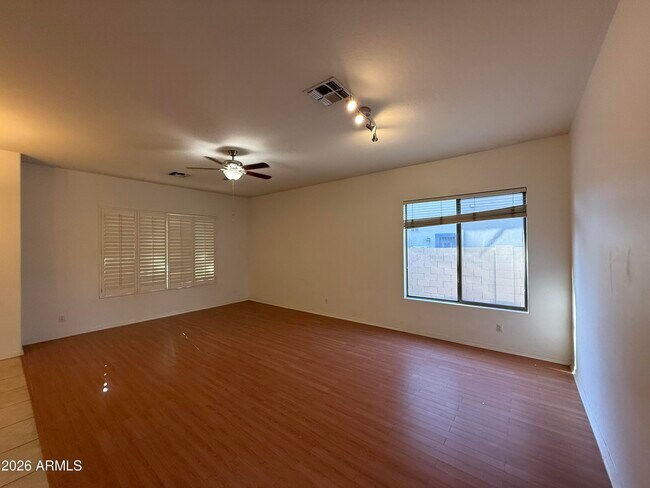 Building Photo - 101 S Presidio Dr