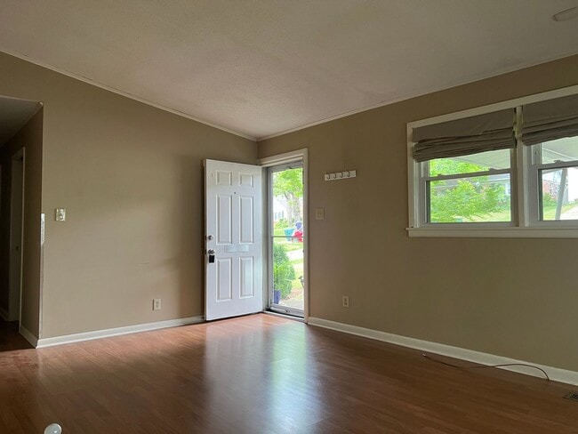 Building Photo - 7803 Delray Dr
