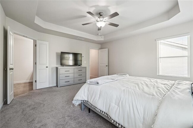 Building Photo - 4655 Fullerton Dr