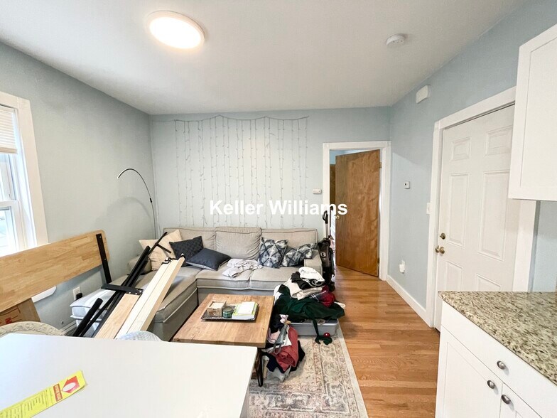 Building Photo - 44 Ward St