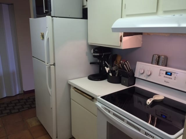 Kitchen - 2512 Clairemont Dr
