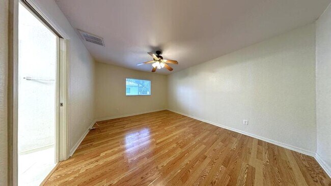 Building Photo - 3616 Spinner Ave
