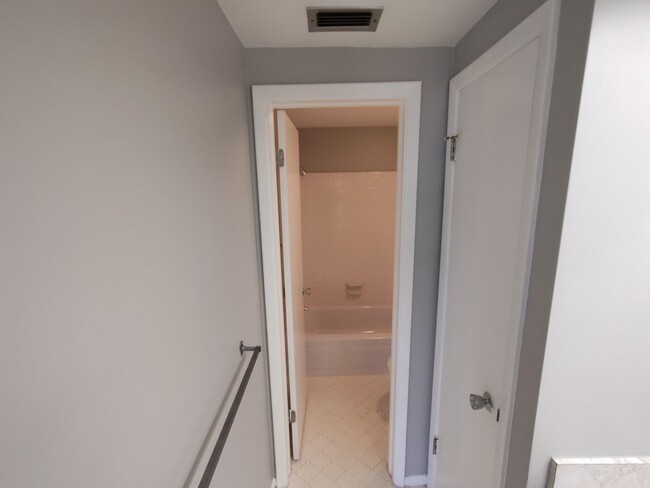 Building Photo - Coming Soon!!  Avaliable May 1, 2025 Spaci...