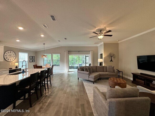 Building Photo - 117 Dovetail Cir