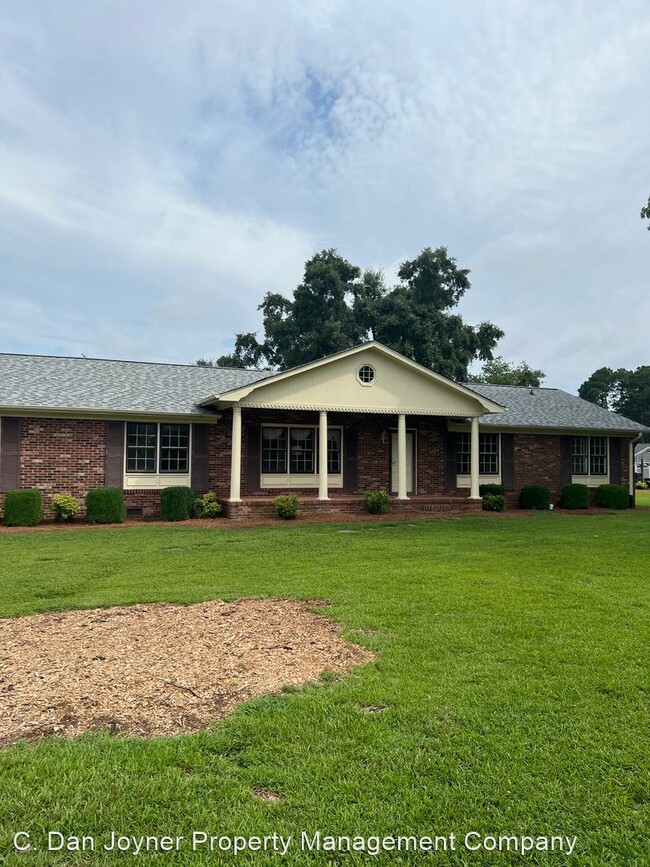 Primary Photo - 4 br, 2 bath House - 205 Hammett Road