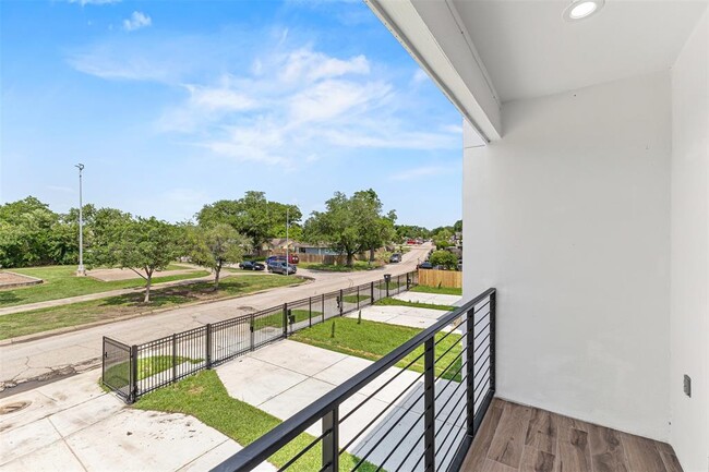 Building Photo - 5510 Pershing St
