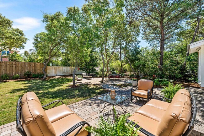 Building Photo - 220 Seabreeze Cir