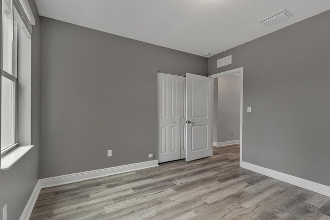 Building Photo - 4340 Veleiros Ave