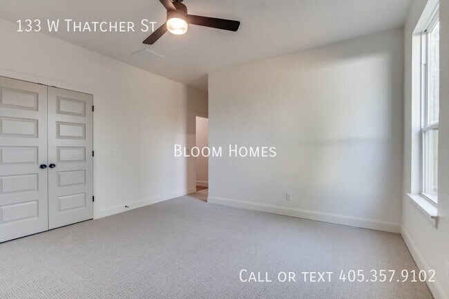 Building Photo - 133 W Thatcher St