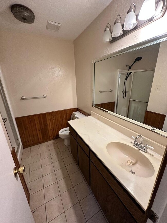 Building Photo - 1500 N Grant Dr