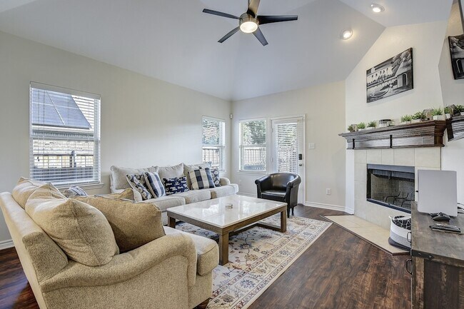 Building Photo - 106 Martingale Trail