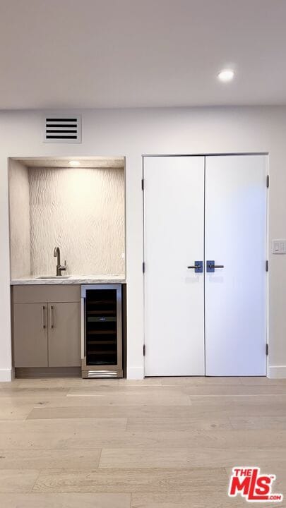 Building Photo - 414 N Palm Dr