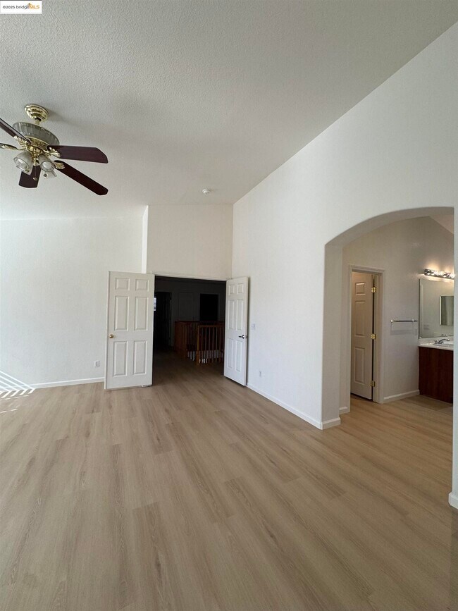 Building Photo - 4558 Mirror Ct