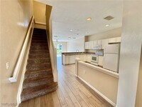 Building Photo - 912 Hampton Cir