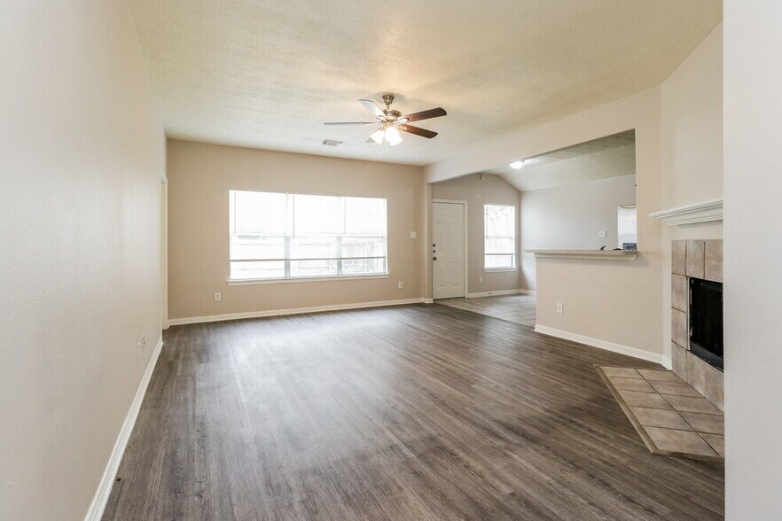 Building Photo - 4915 Tealgate Dr