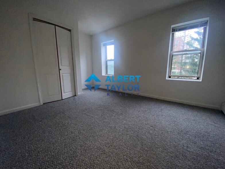 Building Photo - 22 Saint Cyprians Pl