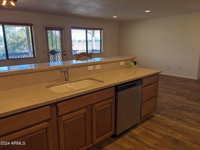 Building Photo - 705 W St Moritz Dr